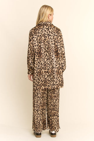silky cheetah set with pleated pants